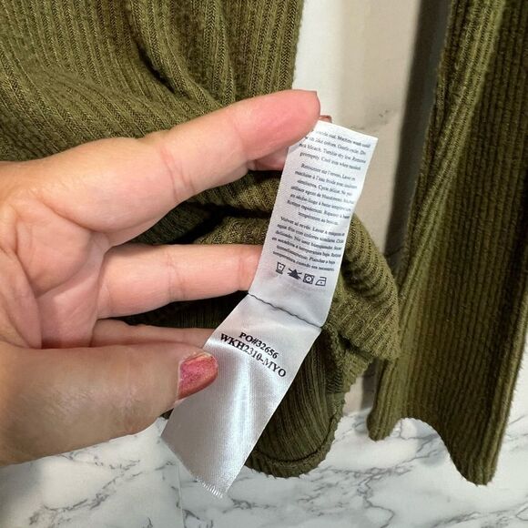 Faherty Legend Ribbed Turtleneck Green Size XS - Picture 7 of 10
